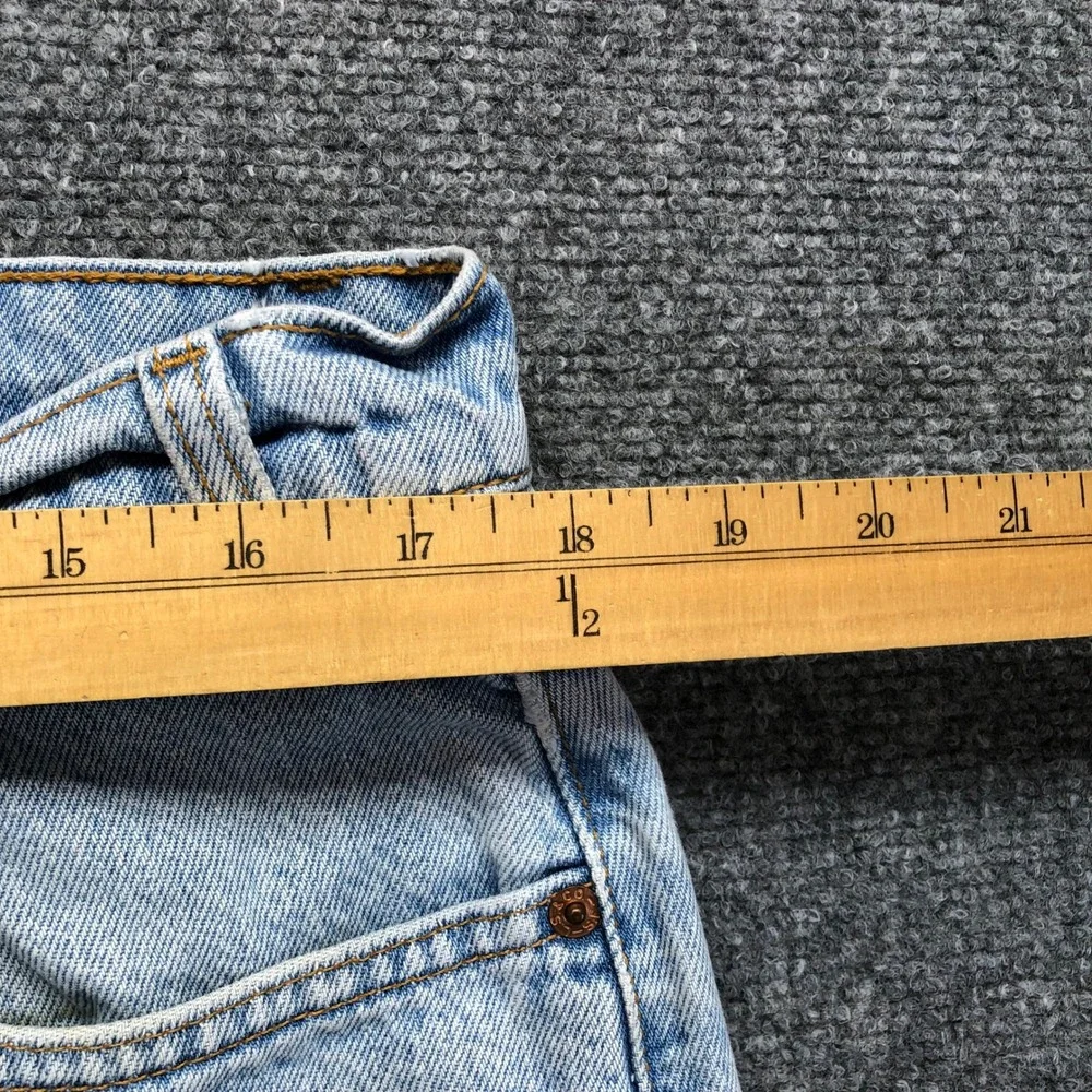 Vintage Levis 550 Relaxed Fit Jeans Mens 36x32 Light Wash Denim Made in USA 90s